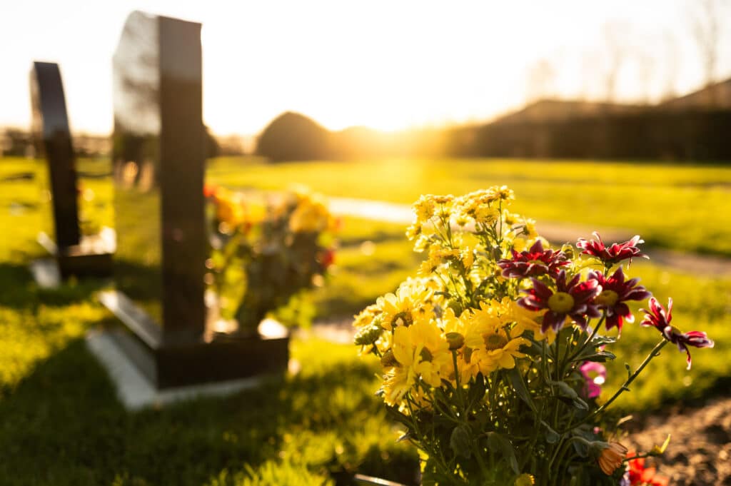 weekly news update The Legislature made amendments to employee personnel file laws, and L&I remembers the lives of 97 workers who died on the job.
