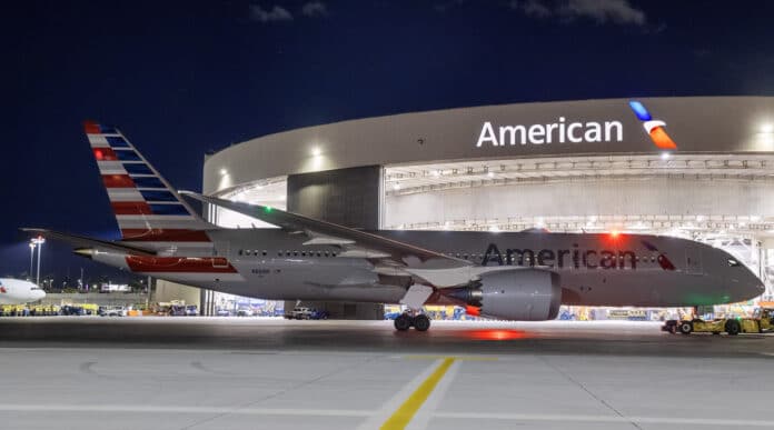 american airlines jet
